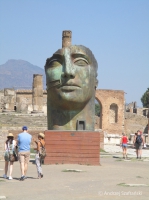 Mitoraj w Pompejach