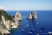 Faraglioni, trzy skały charakterystyczne dla Capri
